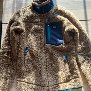 Woman’s Patagonia teddy fleece - XS